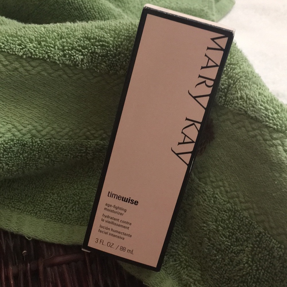 💸2/$20 sale💸TimeWise Age Fighting Moisturizer